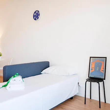 아파트 Guesthost - & Elegant Loft - With Balcony *