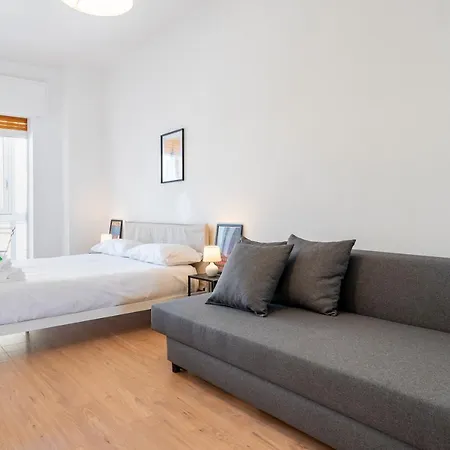 Guesthost - & Elegant Loft - With Balcony *