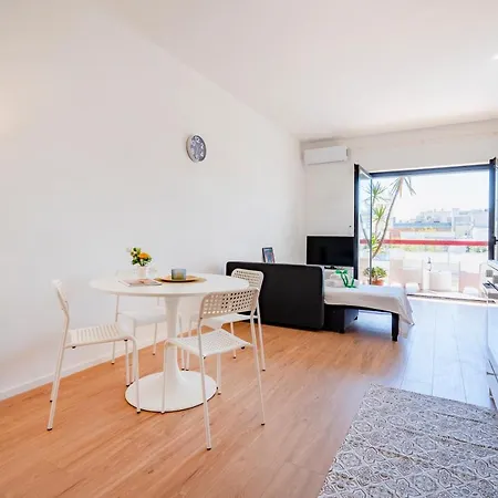 & Elegant Loft - With Balcony Bari