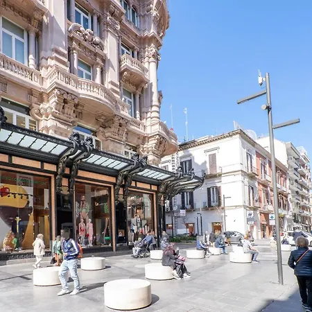 Guesthost - & Elegant Loft - With Balcony Bari